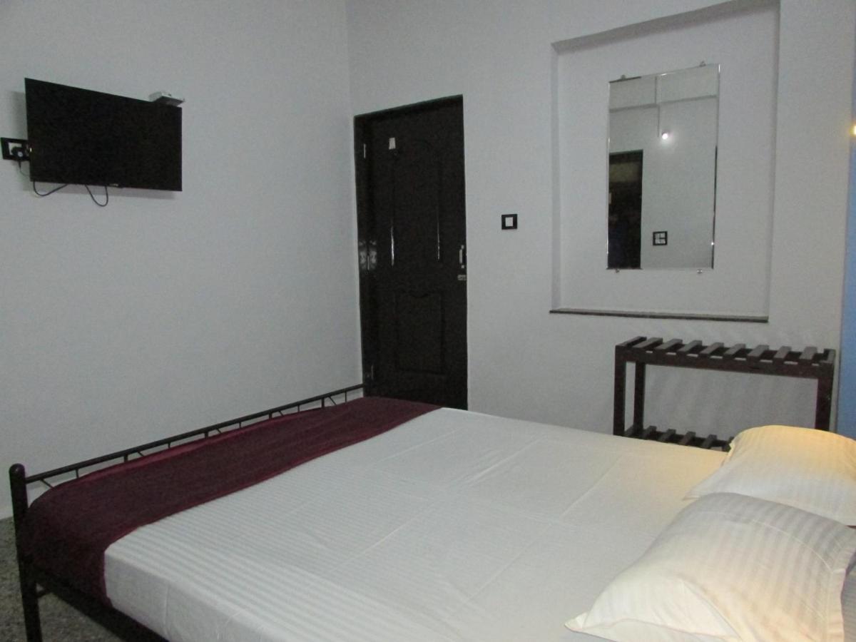 Sanrit Hotel GOA Exterior photo
