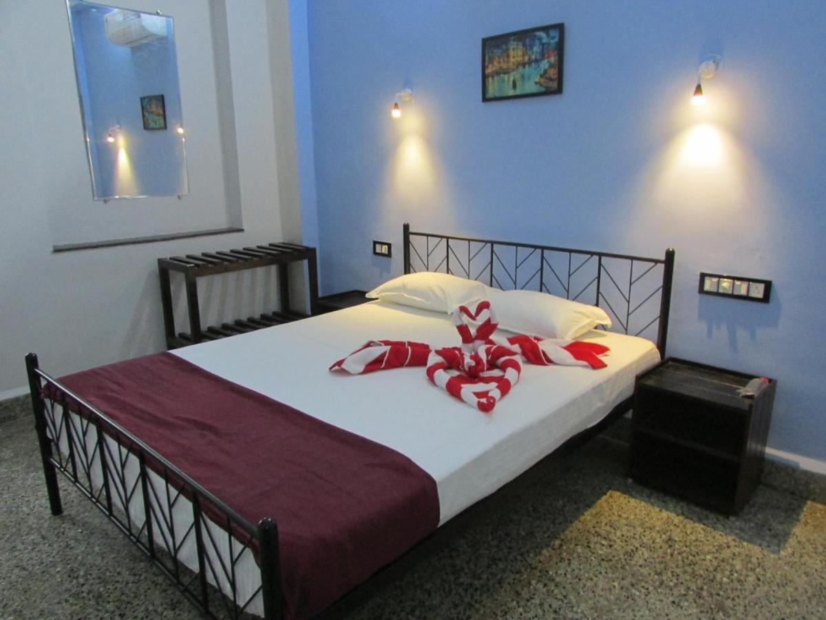 Sanrit Hotel GOA Exterior photo