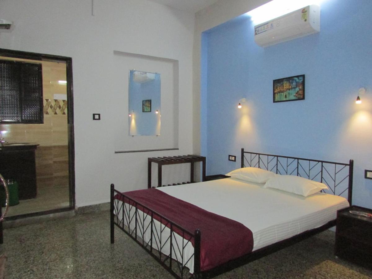 Sanrit Hotel GOA Exterior photo