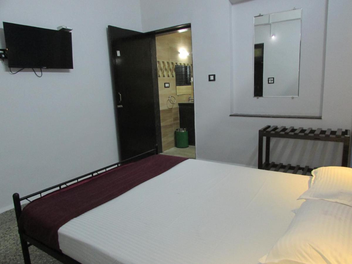 Sanrit Hotel GOA Exterior photo